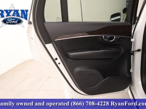 Used 2019 Volvo XC90 T5 Momentum w/ Protection Package Premier image 11