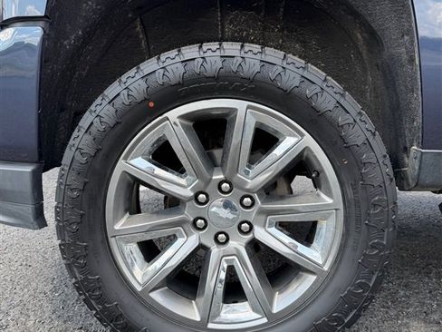 Used 2018 Chevrolet Silverado 1500 LTZ Z71 w/ Centennial Edition AWD/4WD image 10