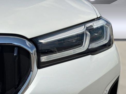 Used 2023 BMW 530i w/ Premium Package RWD image 10