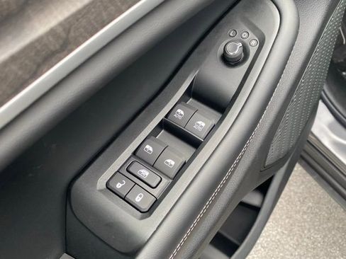 New 2025 Jeep Grand Cherokee Limited w/ Luxury Tech Group II image 13