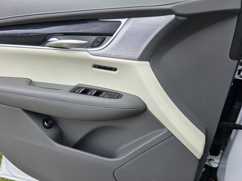 Used 2020 Cadillac XT6 Premium Luxury FWD image 26