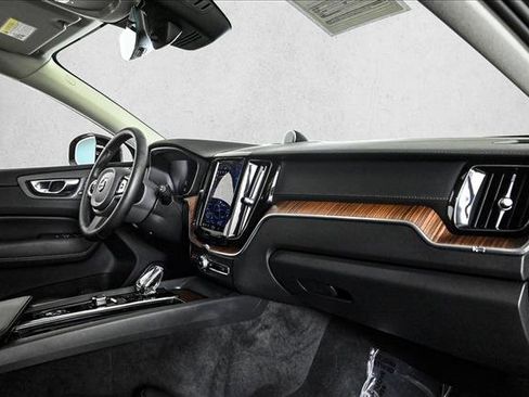 Used 2023 Volvo XC60 B6 Ultimate image 24