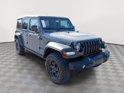 Used 2023 Jeep Wrangler Unlimited w/ Cold Weather Group AWD/4WD image 3