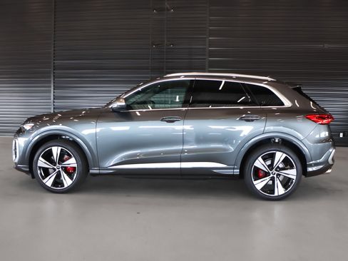 New 2026 Audi SQ5 Premium Plus image 11