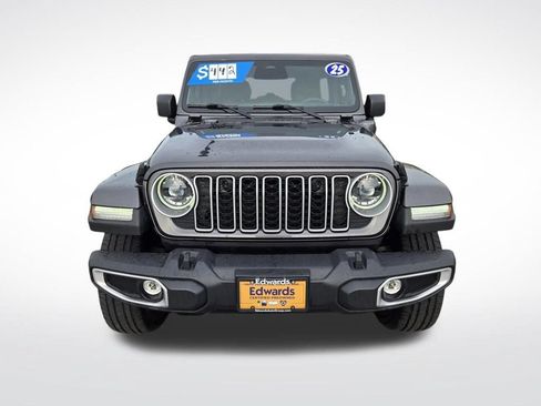 Used 2025 Jeep Wrangler Unlimited Sahara AWD/4WD image 9