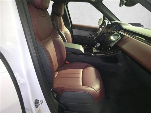 Used 2025 Land Rover Range Rover Sport Dynamic SE AWD/4WD image 10
