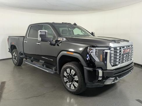 Used 2025 GMC Sierra 3500 Denali w/ Denali Reserve Package AWD/4WD image 2
