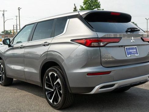 Used 2023 Mitsubishi Outlander SE AWD/4WD image 8