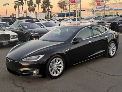 Used 2016 Tesla Model S 90D image 3