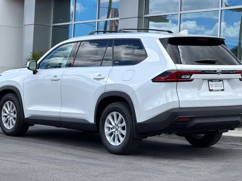 Certified 2026 Toyota Grand Highlander XLE image 8