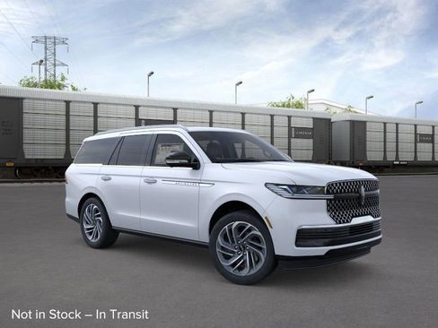 New 2026 Lincoln Navigator Reserve image 7