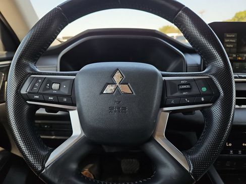 Used 2024 Mitsubishi Outlander SE FWD image 24