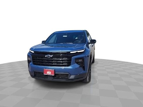 New 2026 Chevrolet Traverse LT w/ Midnight/Sport Edition FWD image 3
