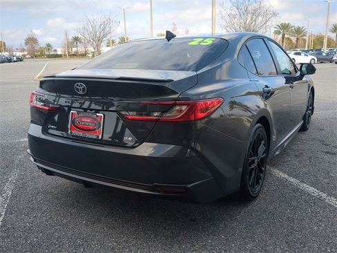 Certified 2025 Toyota Camry SE image 4