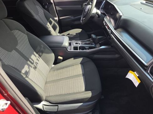 Used 2024 Kia Sorento LX FWD image 19
