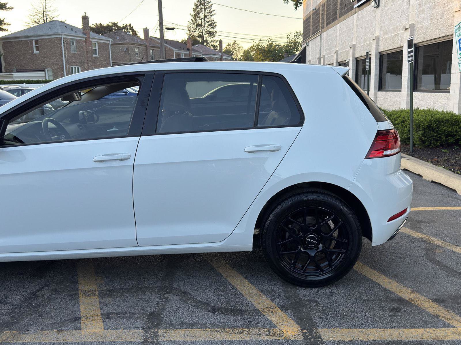 Used 2019 Volkswagen Golf 4-Door FWD image 5