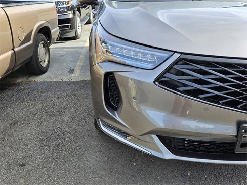 Used 2025 Acura RDX SH-AWD w/ Advance Package image 17