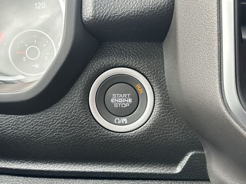 New 2026 RAM 1500 Express AWD/4WD image 23