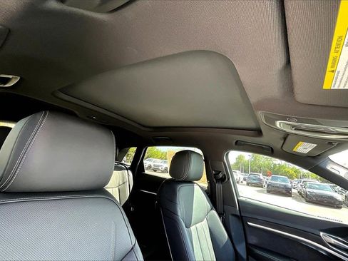 Certified 2023 Audi e-tron S Premium Plus w/ Black Optic Package image 21