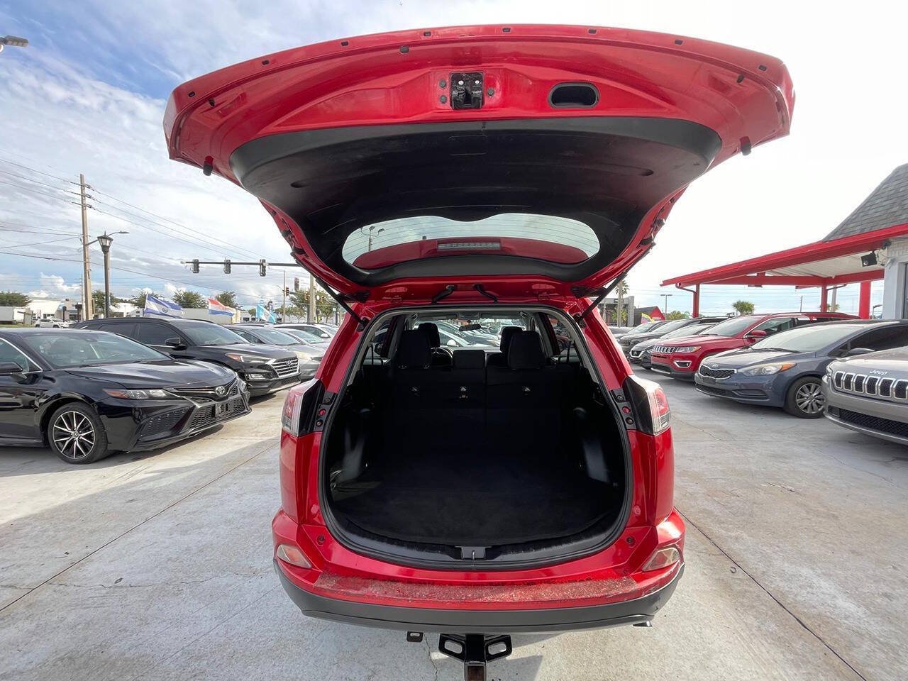 Used 2016 Toyota RAV4 LE FWD image 12