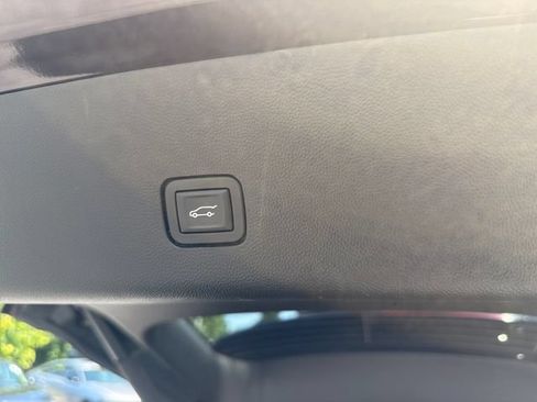 Used 2018 Chevrolet Traverse LT AWD/4WD image 44
