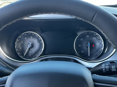 New 2026 Chrysler Pacifica Limited image 22