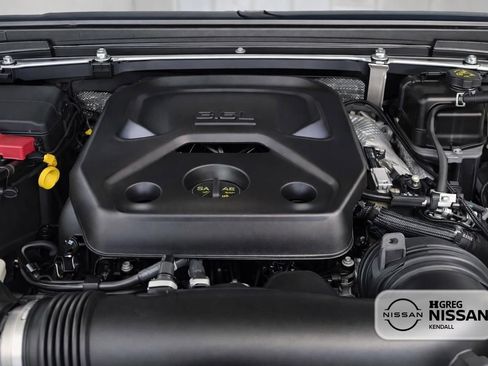 Used 2024 Jeep Wrangler Unlimited Sahara w/ Technology Group image 12