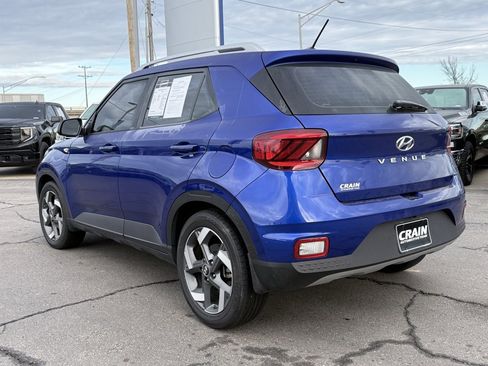 Used 2024 Hyundai Venue SEL image 5