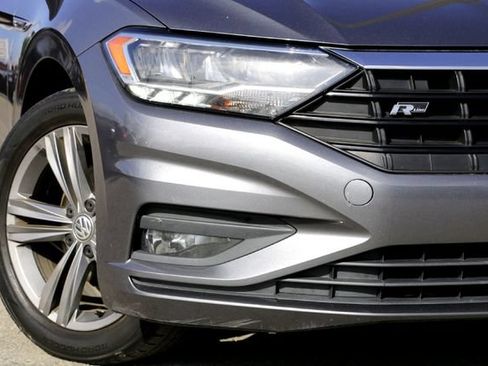 Used 2020 Volkswagen Jetta R-Line w/ R-Line Cold Weather Package FWD image 3
