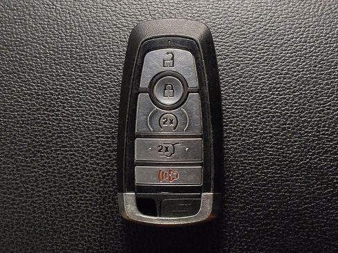 Used 2019 Ford Explorer XLT w/ Equipment Group 201A AWD/4WD image 32