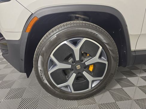 Used 2023 Rivian R1S Adventure image 9