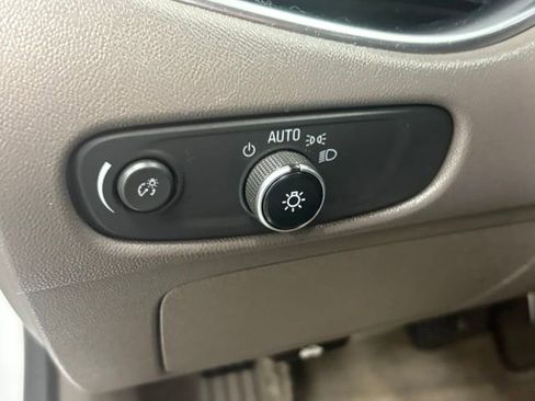 Used 2016 Chevrolet Malibu LT FWD image 13