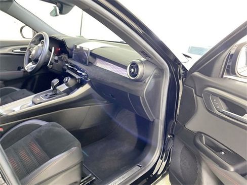 Used 2024 Alfa Romeo Tonale Veloce image 36