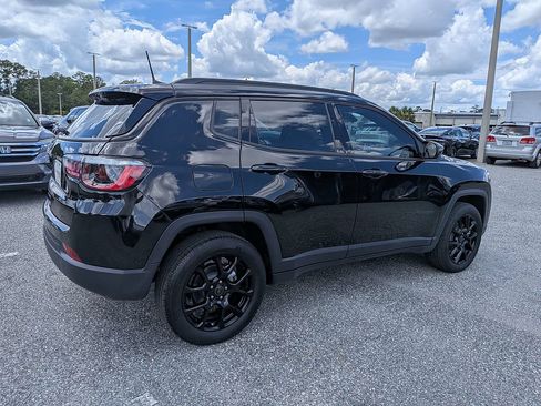 Used 2026 Jeep Compass Latitude AWD/4WD image 3