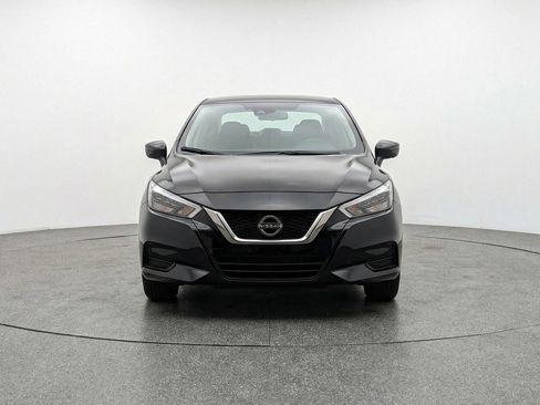 Used 2025 Nissan Versa SV image 2