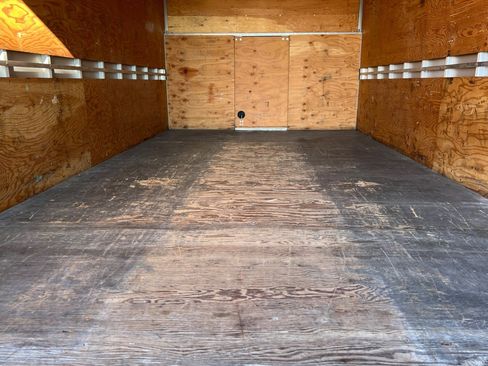 Used 2018 Ford E-450 and Econoline 450 Super Duty w/ Exterior Upgrade Package image 12