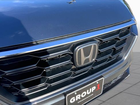 Used 2025 Honda CR-V LX image 29