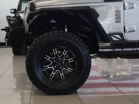 Used 2018 Jeep Wrangler Unlimited Sport S AWD/4WD image 26