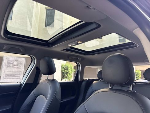 Used 2019 MINI Cooper Countryman w/ Premium Package image 17