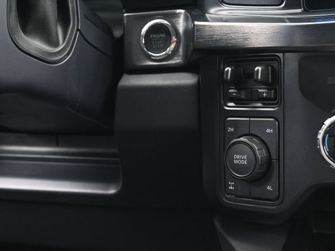 Used 2025 Ford F250 Lariat w/ Chrome Package AWD/4WD image 37
