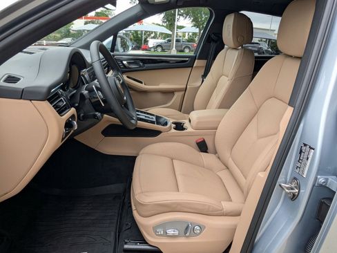 New 2026 Porsche Macan AWD/4WD image 5