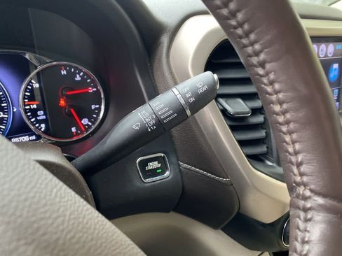 Used 2018 GMC Acadia Denali w/ Technology Package AWD/4WD image 23