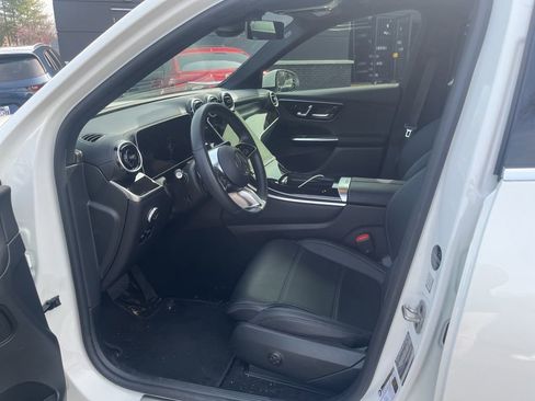 Used 2025 Mercedes-Benz GLC 300 4MATIC image 10