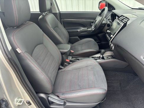 Used 2023 Mitsubishi Outlander Sport SE image 37