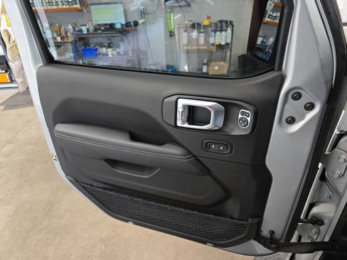 Used 2023 Jeep Wrangler Unlimited Sahara w/ Cold Weather Group AWD/4WD image 29