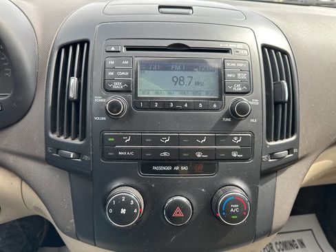 Used 2012 Hyundai Elantra w/ Preferred Pkg FWD image 18