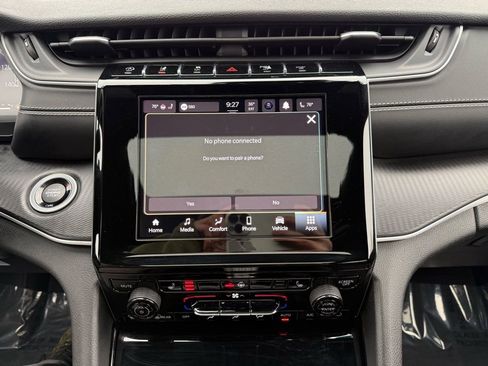 Certified 2023 Jeep Grand Cherokee Altitude image 18