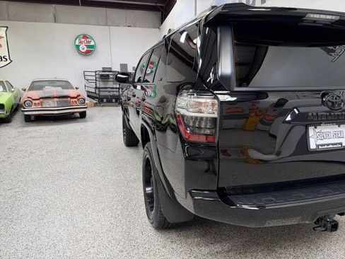 Used 2021 Toyota 4Runner SR5 Premium w/ Moonroof Package AWD/4WD image 9