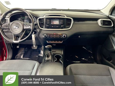 Used 2016 Kia Sorento LX w/ LX Convenience Package image 7