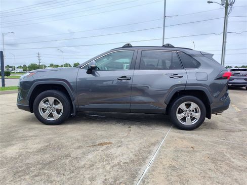 Used 2023 Toyota RAV4 XLE w/ Convenience Package FWD image 3